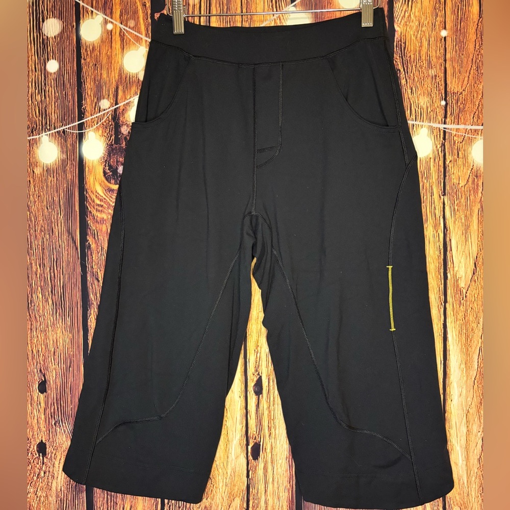 lululemon athletica Black Cropped Leggings